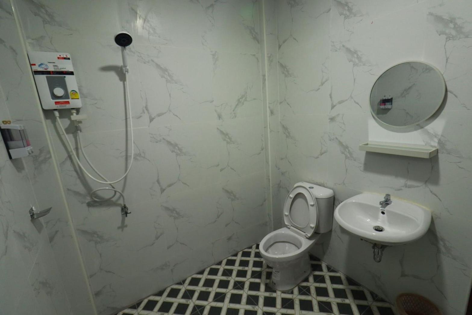 מאה סאריאנג Bk Hotel מראה חיצוני תמונה